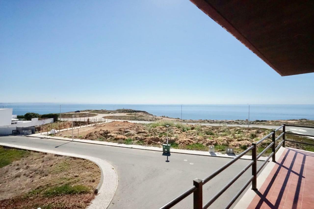 Deluxe Oceanfront - Vue Sur La Mer Peniche Exterior photo